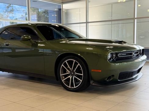 Used 2023 Dodge Challenger R/T RWD image 5
