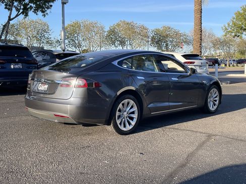 Used 2014 Tesla Model S image 4