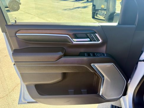 Used 2024 GMC Sierra 2500 Denali w/ Denali Reserve Package image 28