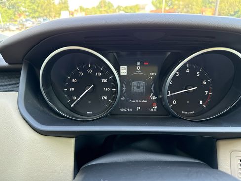 Used 2017 Land Rover Range Rover Sport HSE image 21