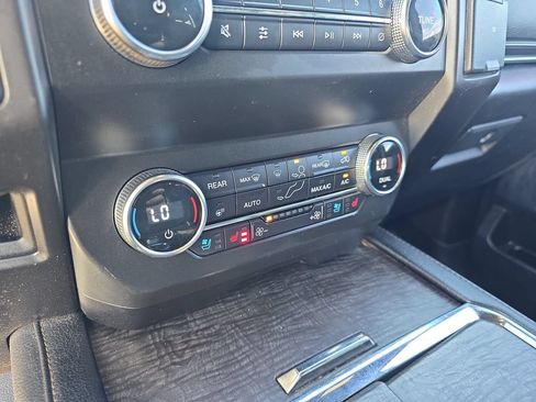 Used 2020 Ford Expedition Limited w/ Equipment Group 302A AWD/4WD image 25