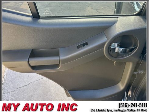Used 2012 Nissan Xterra PRO-4X w/ Pro-4x Leather Pkg AWD/4WD image 32