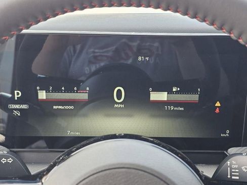 New 2026 Nissan Kicks SR w/ Illumination Package FWD image 18