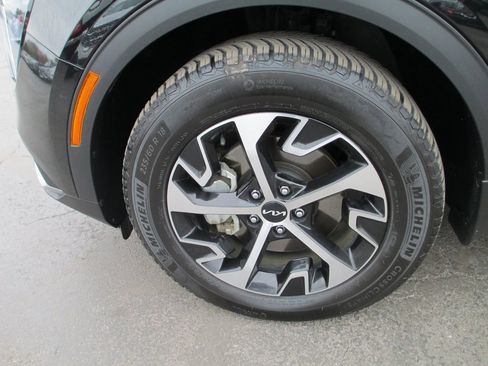 Used 2023 Kia Sportage EX image 13