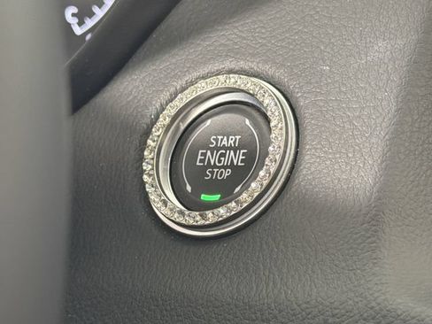 Used 2023 Cadillac XT4 Premium Luxury FWD image 9