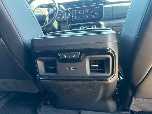 Used 2025 GMC Sierra 1500 AT4 w/ AT4 Premium Package AWD/4WD image 32