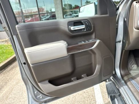 Used 2021 GMC Sierra 1500 SLT w/ SLT Premium Package AWD/4WD image 19