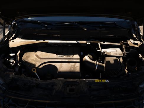 Used 2021 Land Rover Discovery Sport SE image 47