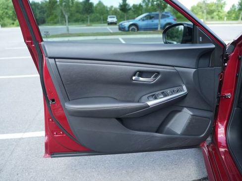 Used 2023 Nissan Sentra SR FWD image 14