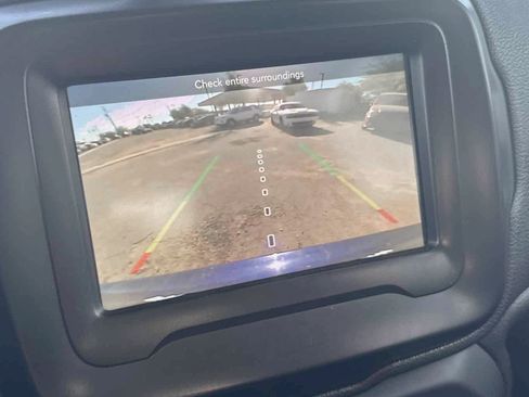 Used 2018 Jeep Renegade Altitude image 12