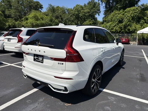 Certified 2024 Volvo XC60 B5 Plus AWD/4WD image 10