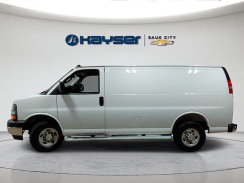 Used 2025 Chevrolet Express 2500 w/ Driver Convenience Package RWD image 4