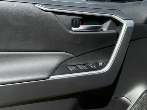 Used 2025 Toyota RAV4 XLE FWD image 25