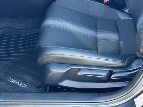 Certified 2025 Honda Civic Sport image 17