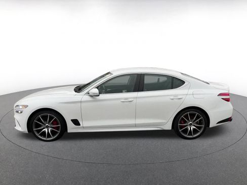 Used 2025 Genesis G70 2.5T image 8