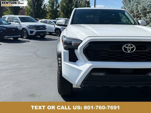 Used 2025 Toyota Tacoma TRD Off-Road image 13