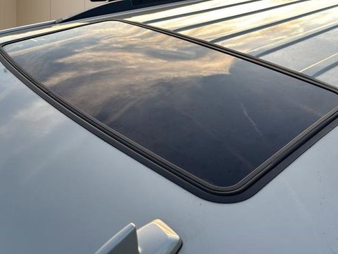 Used 2017 GMC Yukon SLT image 15