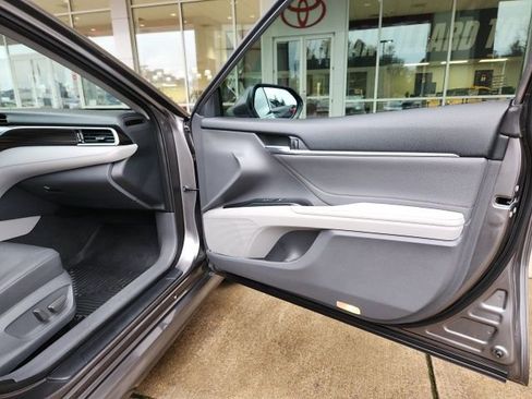 Certified 2018 Toyota Camry XLE image 26