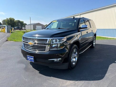 Used 2020 Chevrolet Suburban Premier w/ Max Trailering Package AWD/4WD image 8