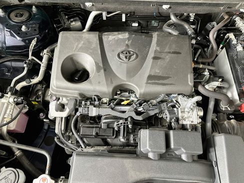 Used 2025 Toyota RAV4 XLE FWD image 31
