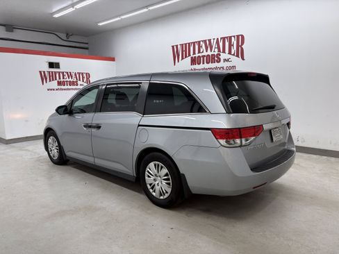 Used 2016 Honda Odyssey LX image 2