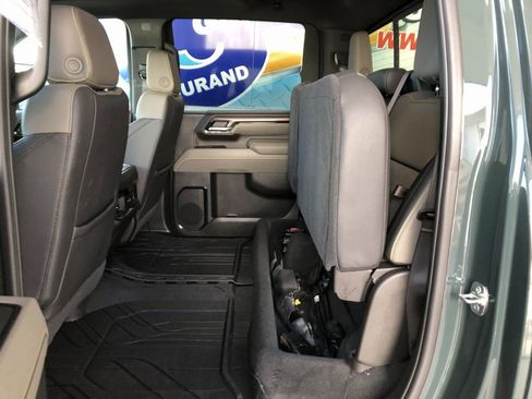 Used 2025 Chevrolet Silverado 2500 ZR2 w/ Technology Package image 12