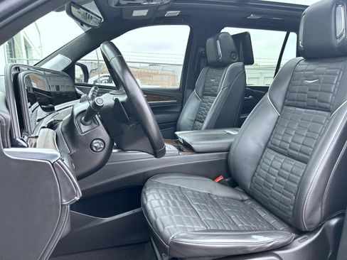 Certified 2023 Cadillac Escalade Premium Luxury Platinum AWD/4WD image 16