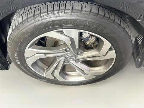 Used 2018 Honda Accord EX image 11