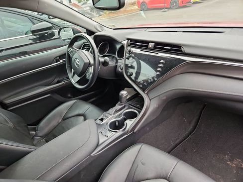 Used 2019 Toyota Camry XSE image 7