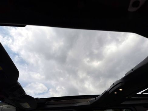 Used 2024 Jeep Wrangler Unlimited AWD/4WD image 6