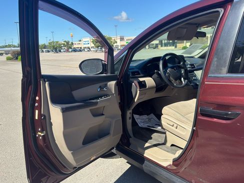 Used 2016 Honda Odyssey LX image 9