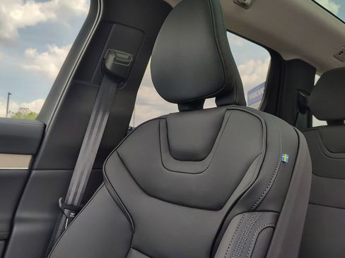 New 2025 Volvo EX90 Ultra image 25