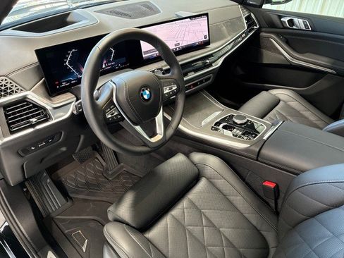 Used 2025 BMW X5 xDrive40i w/ Premium Package AWD/4WD image 9