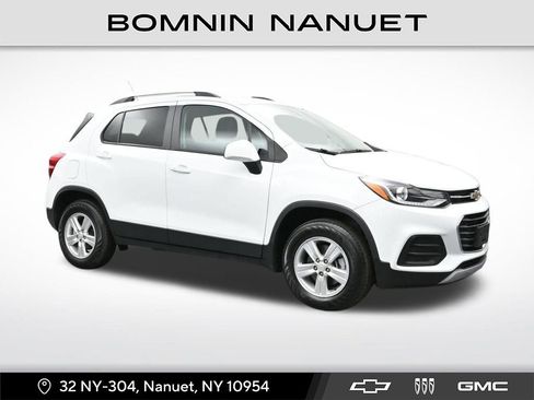 Certified 2022 Chevrolet Trax LT w/ LT Convenience Package image 1