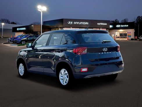 New 2026 Hyundai Venue SE image 5
