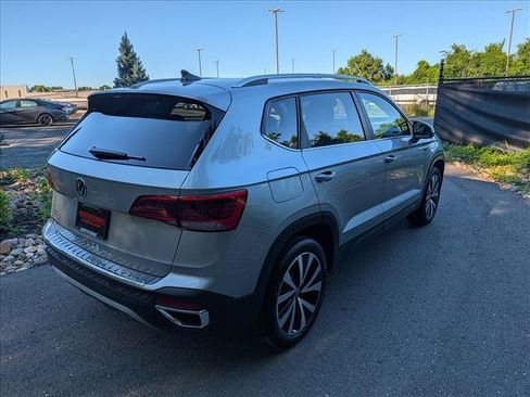 Certified 2023 Volkswagen Taos SE w/ Panoramic Sunroof Package FWD image 5