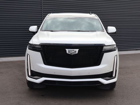 Used 2022 Cadillac Escalade Sport Platinum AWD/4WD image 2