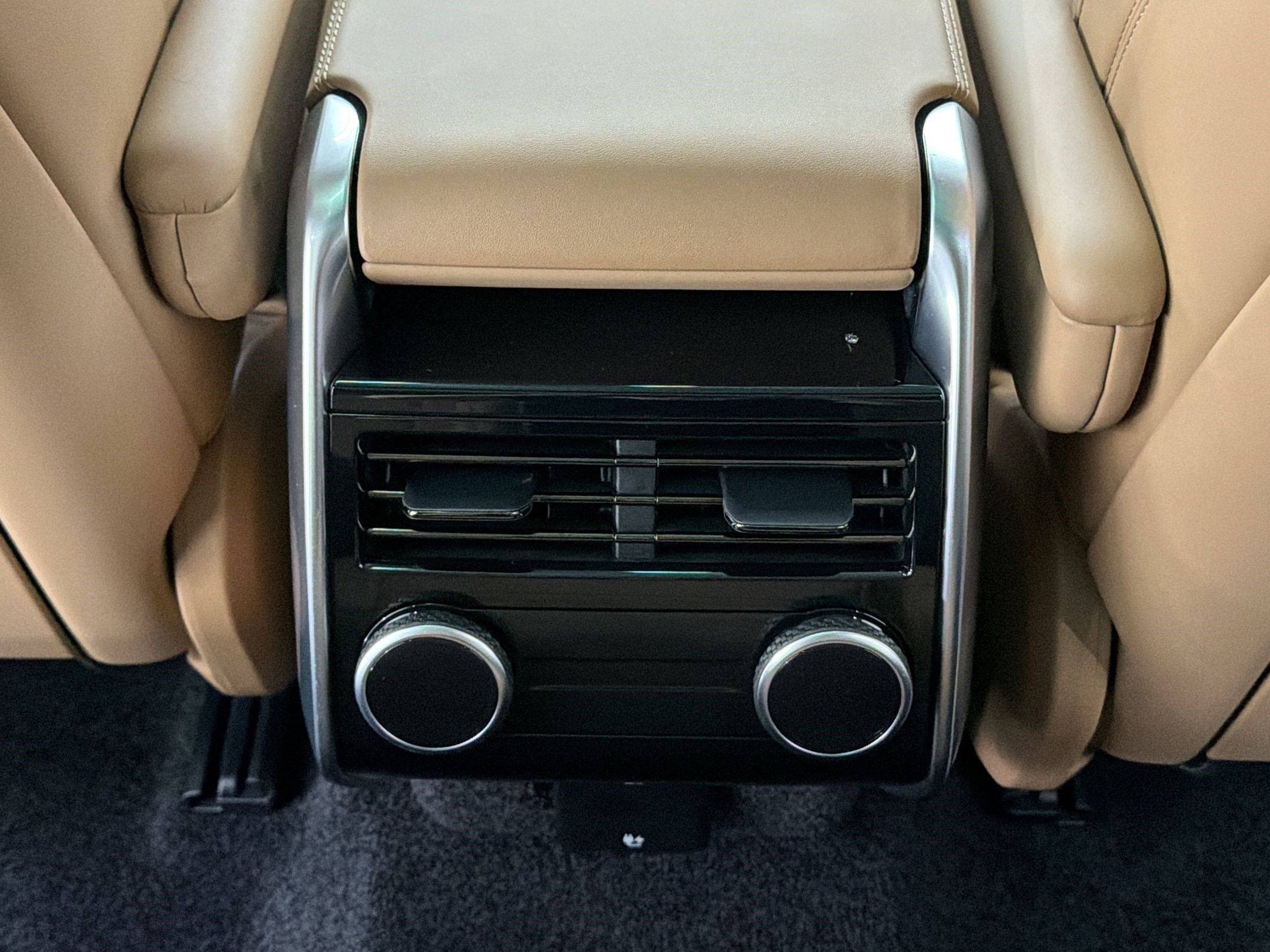 New 2026 Land Rover Range Rover SE AWD/4WD image 36
