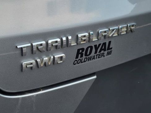 Used 2024 Chevrolet TrailBlazer LT w/ Convenience Package AWD/4WD image 7