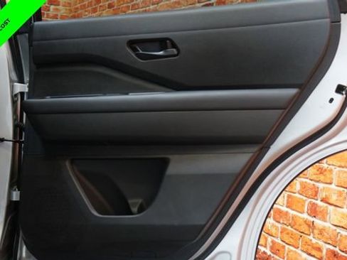 Certified 2024 Nissan Pathfinder S image 50