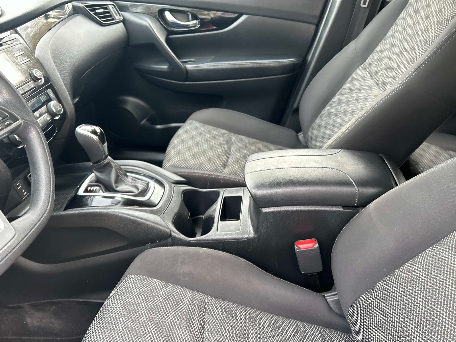 Used 2017 Nissan Rogue Sport SV AWD/4WD image 21