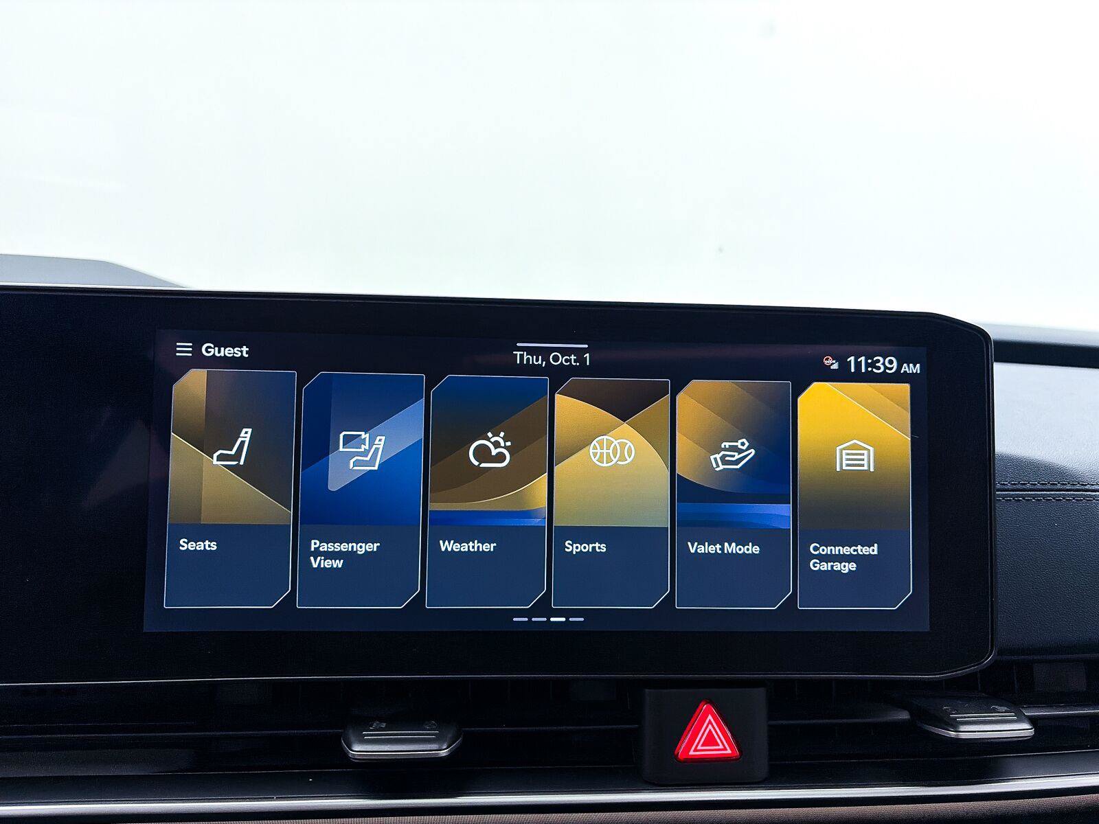 Used 2025 Kia Carnival SX Prestige FWD image 24