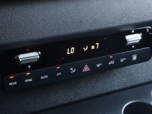 Used 2024 Mercedes-Benz Sprinter 2500 image 31