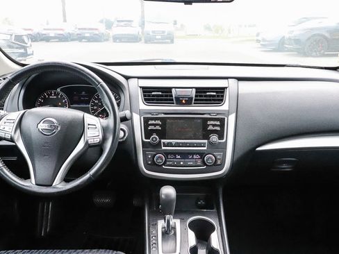 Used 2017 Nissan Altima 2.5 SV FWD image 19