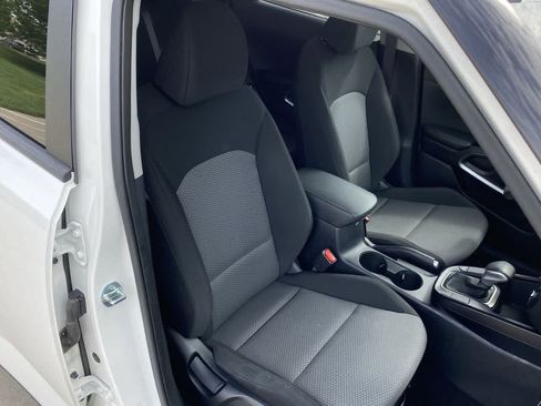 Used 2023 Kia Soul LX w/ LX Technology Package FWD image 19