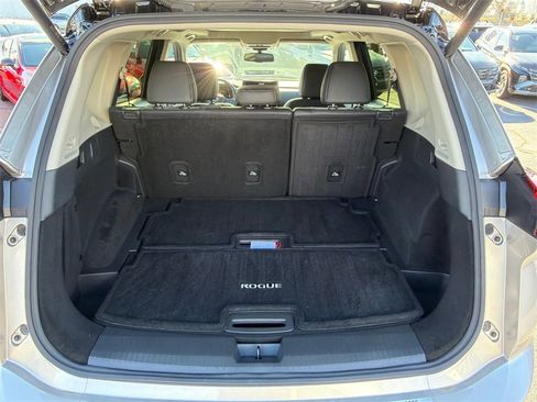 Used 2025 Nissan Rogue Platinum w/ Platinum Premium Package image 18