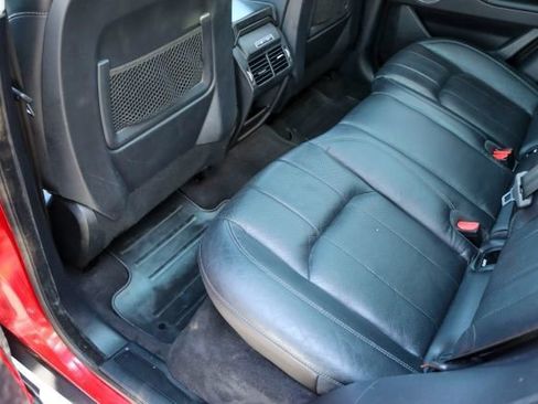 Used 2017 Land Rover Range Rover Evoque SE image 26