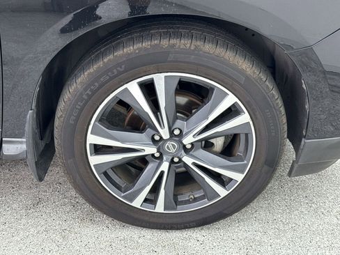 Used 2018 Nissan Pathfinder Platinum image 46