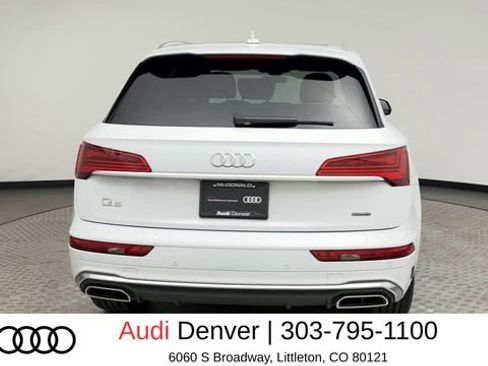 Used 2023 Audi Q5 2.0T Premium w/ Convenience Package AWD/4WD image 3