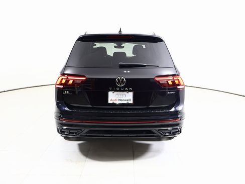 Used 2023 Volkswagen Tiguan SE R-Line image 16